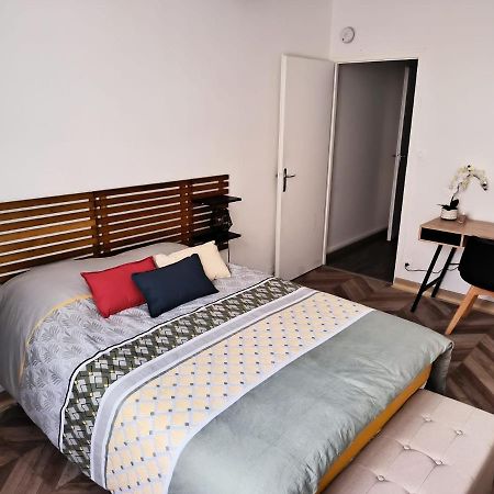 Le Temps D'Un Moment Apartment Troyes Luaran gambar
